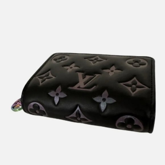 Authentic Louis Vuitton Ski Monogram Wallet - Picture 2 of 9